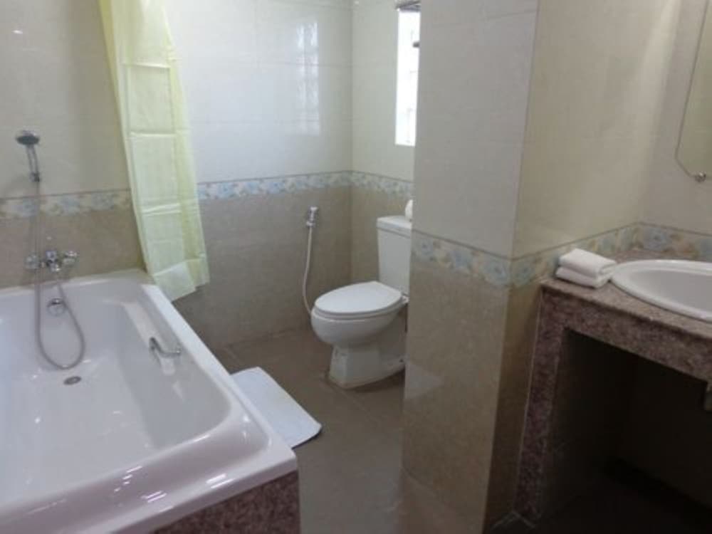 Deluxe Double or Twin Room photo 3