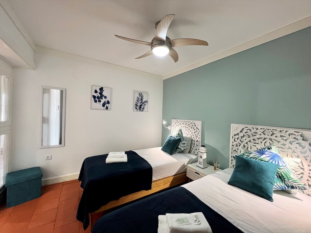 Apartment, 2 Bedrooms, Pool Access photo 2