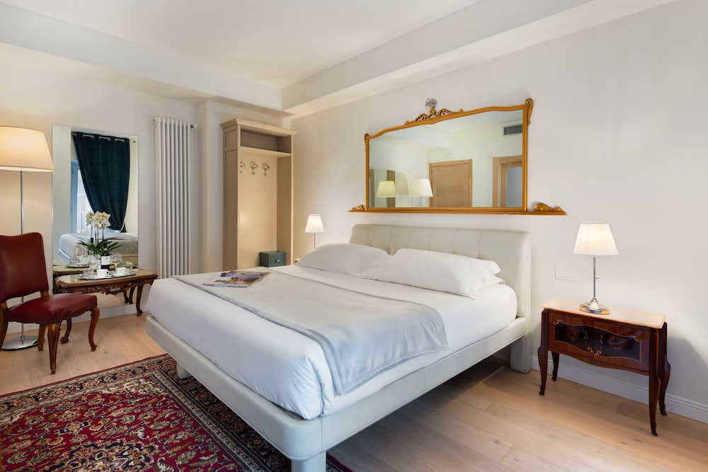 Deluxe Double Room, Courtyard View photo 2