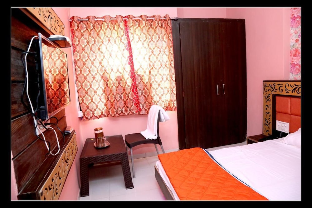 Deluxe Room - Photo 13
