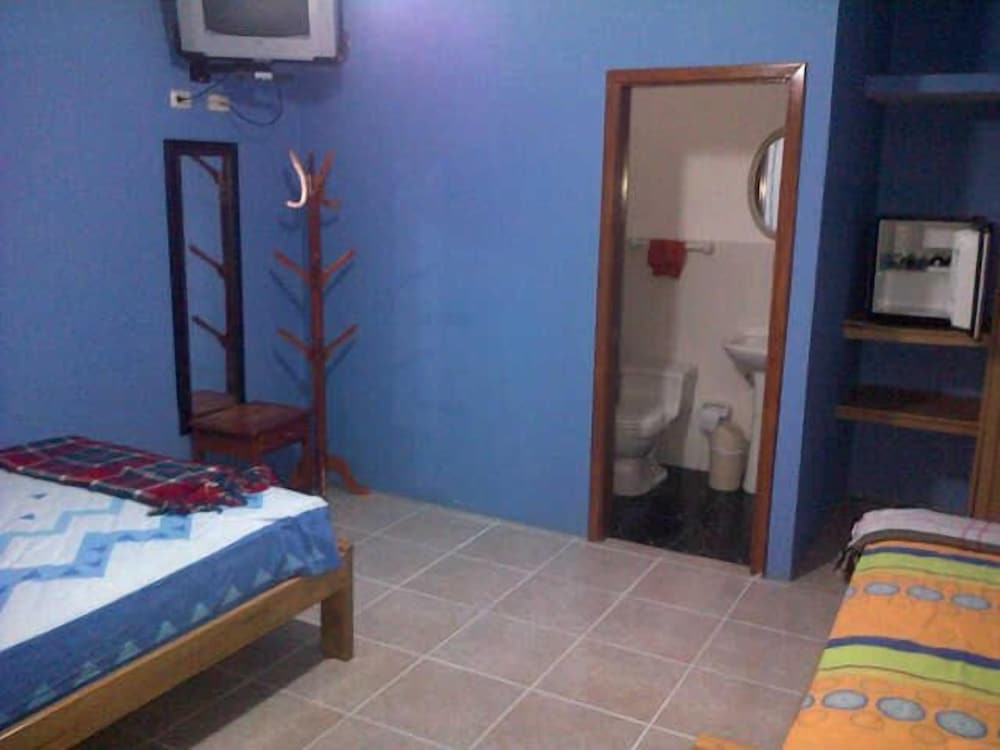 Standard Twin Room, 2 Twin Beds photo 3