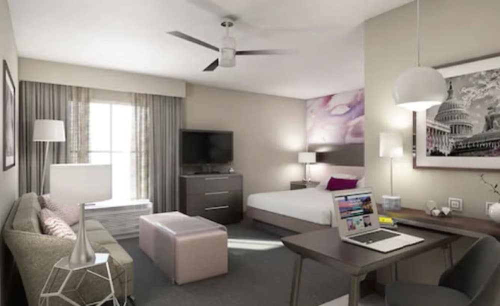 Studio Suite, 1 King Bed, Non Smoking photo 3