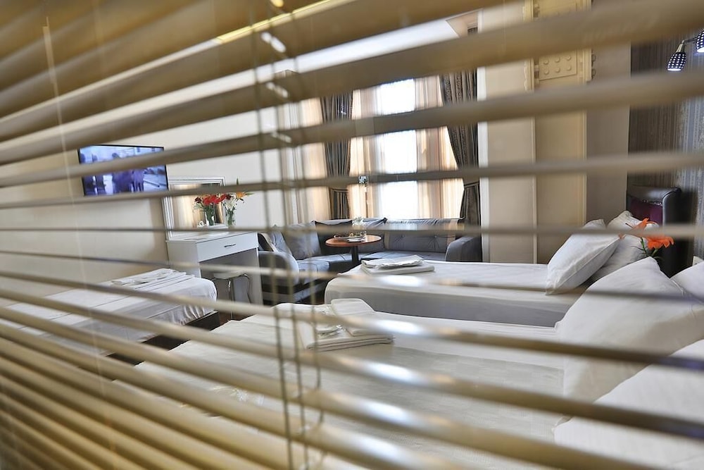 Superior Quadruple Room photo 2