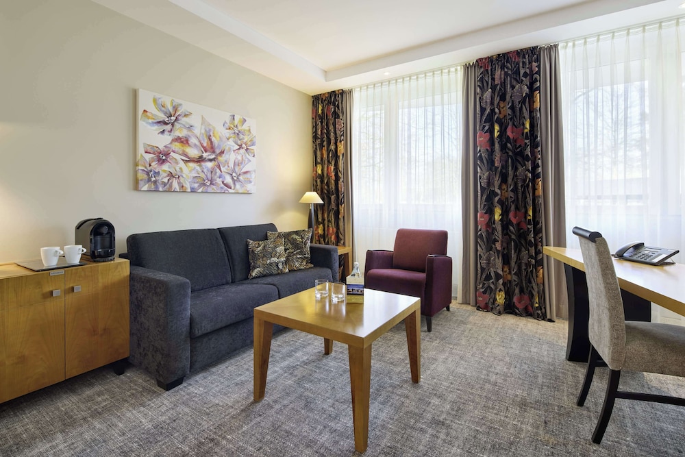 Junior Suite, 1 Double Bed, Garden View, Annex Building (Converts to 2 Twin Beds) photo 2