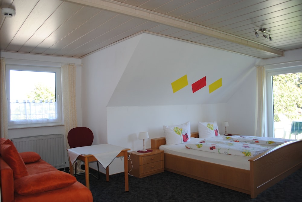 Economy Double Room photo 1
