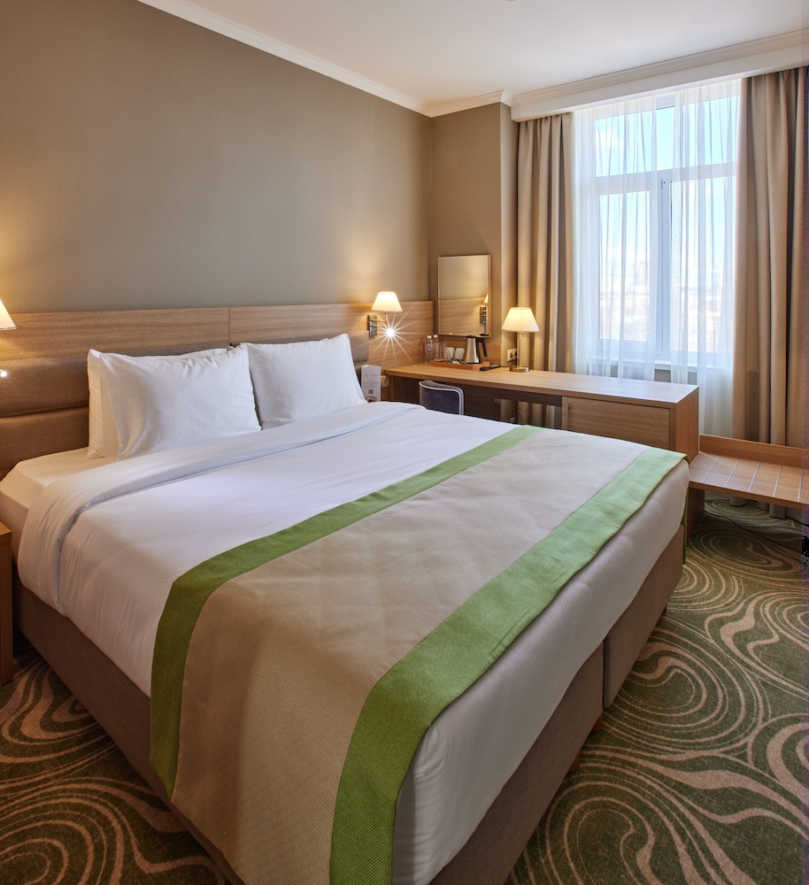Basic Room, 1 Bedroom, Non Smoking, City View photo 3