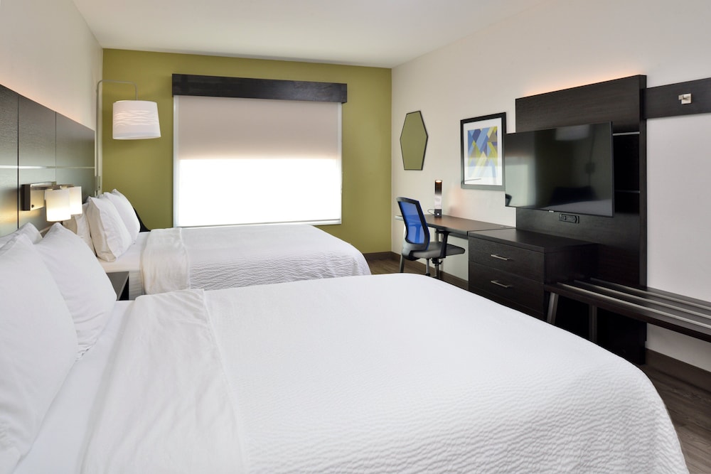 Suite, 2 Queen Beds (High Floor) photo 2