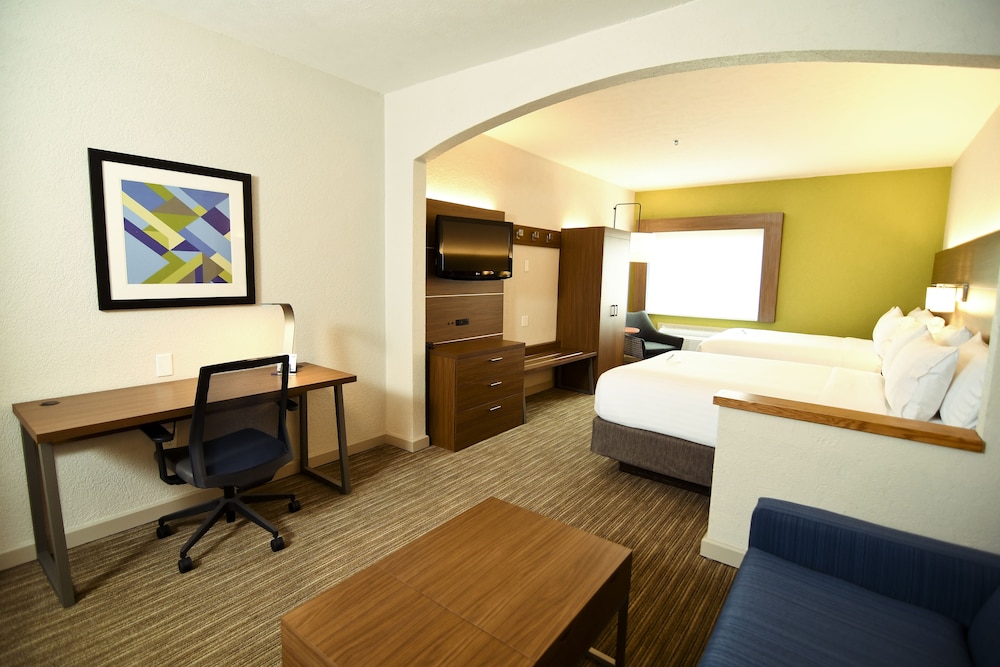 Suite, 2 Queen Beds (Feature) - Photo 11