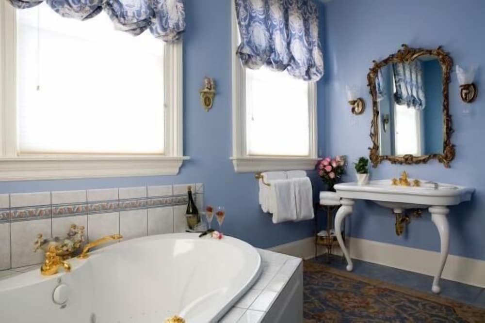The French Suite photo 3