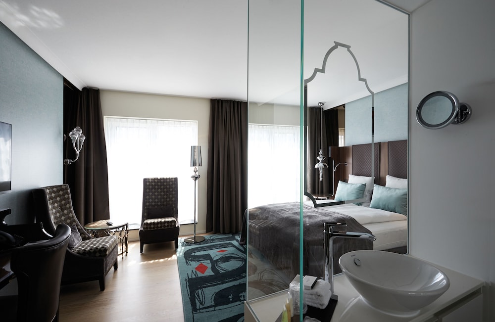 Tivoli Hotel - Photo 58