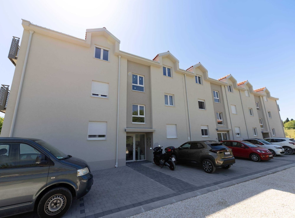 Apartment (One Bedroom Apartment with Terrace)