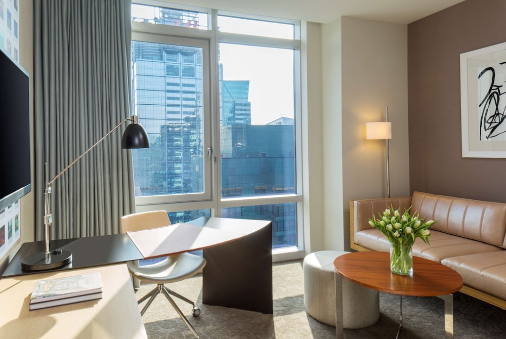 Deluxe Suite, 1 King Bed