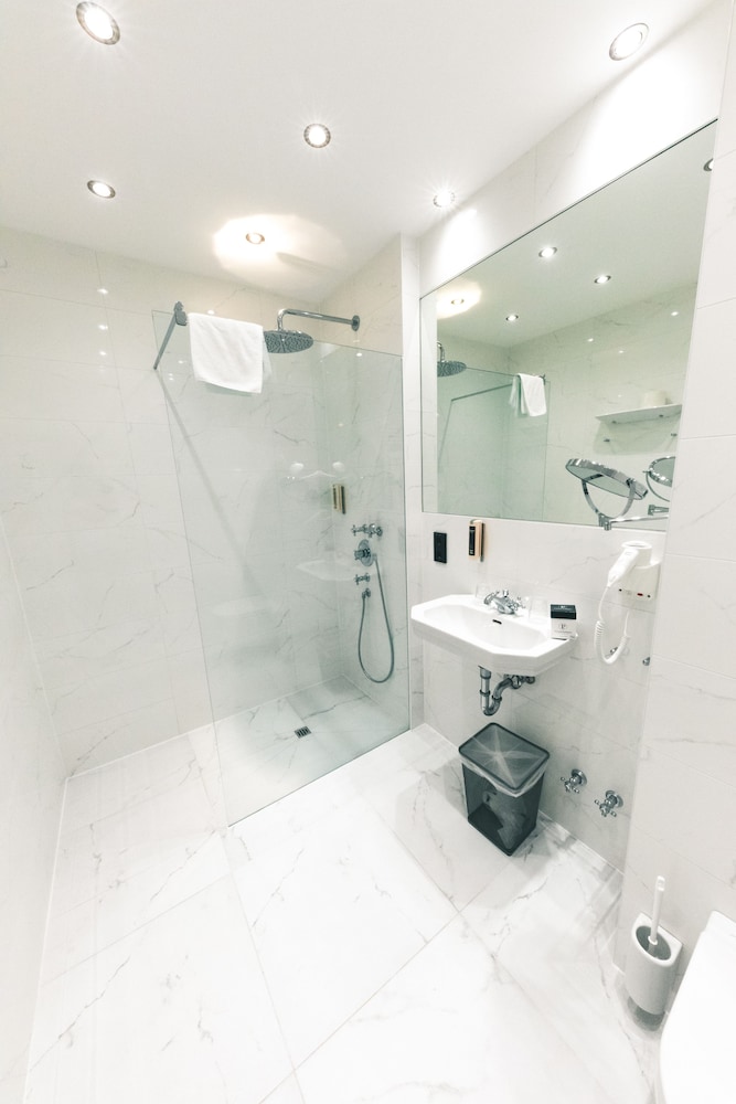 Deluxe Double Room (Plus) - Photo 6