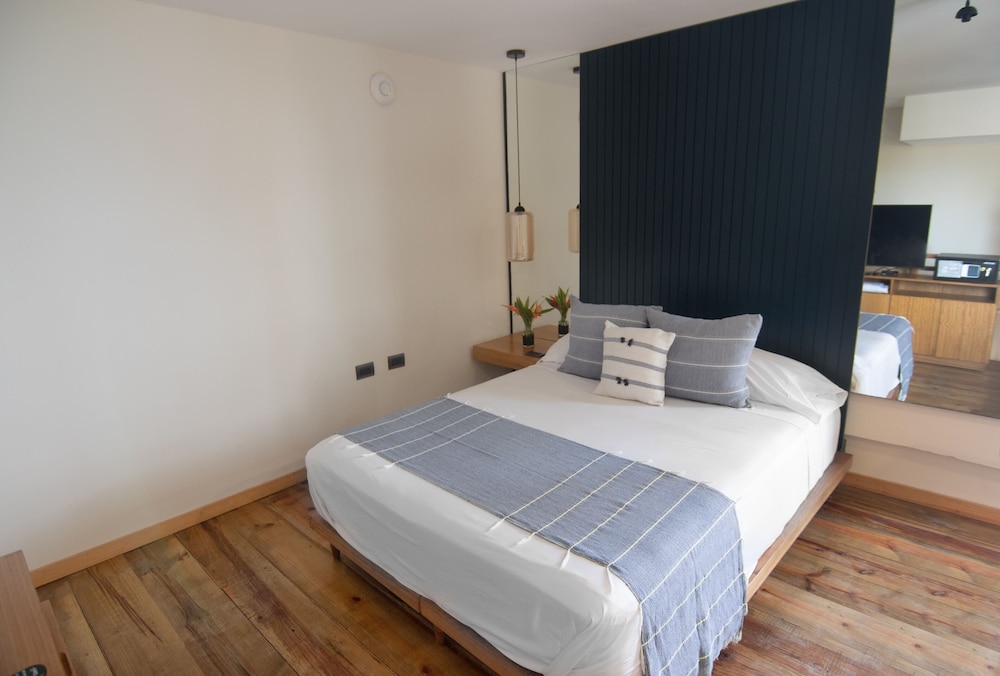 Premium Loft, Multiple Beds photo 2