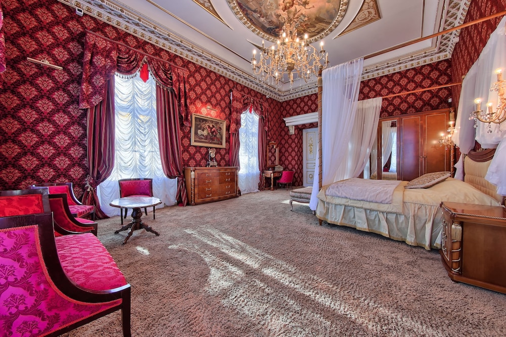 Royal Suite, 1 King Bed, Park View photo 1