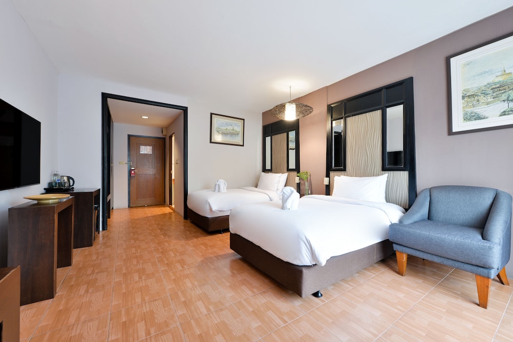 Deluxe With Breakfast Twin Bed photo 3