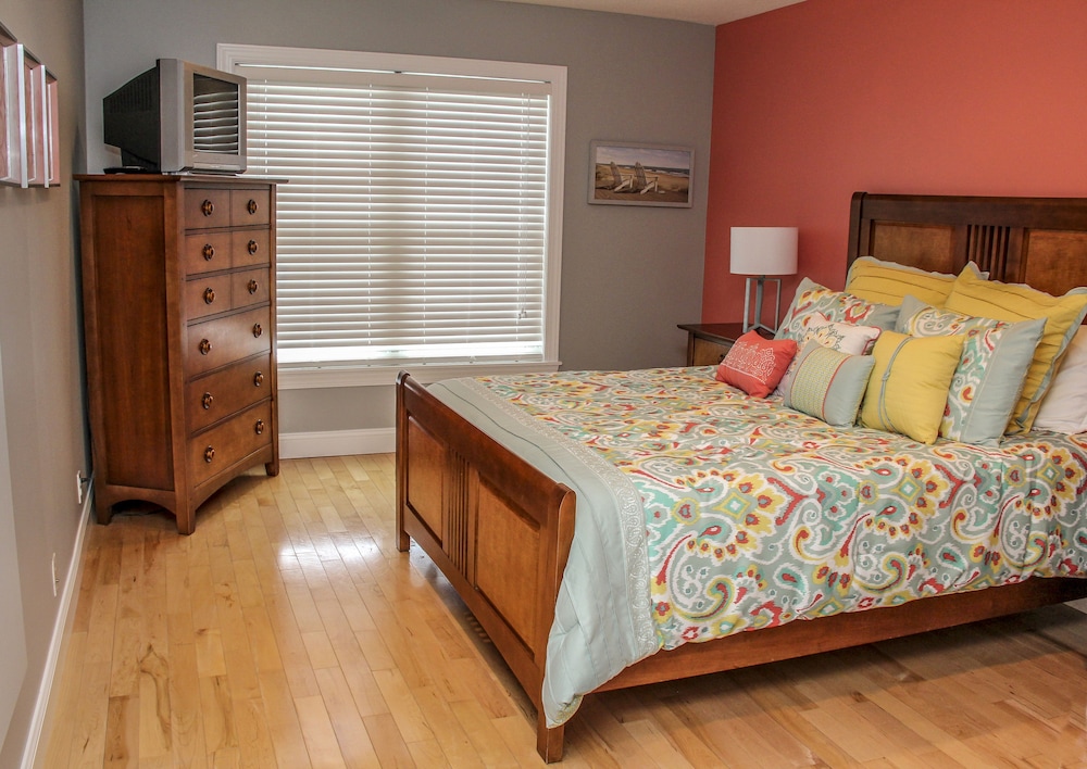City Condo, 2 Bedrooms, Fireplace photo 1