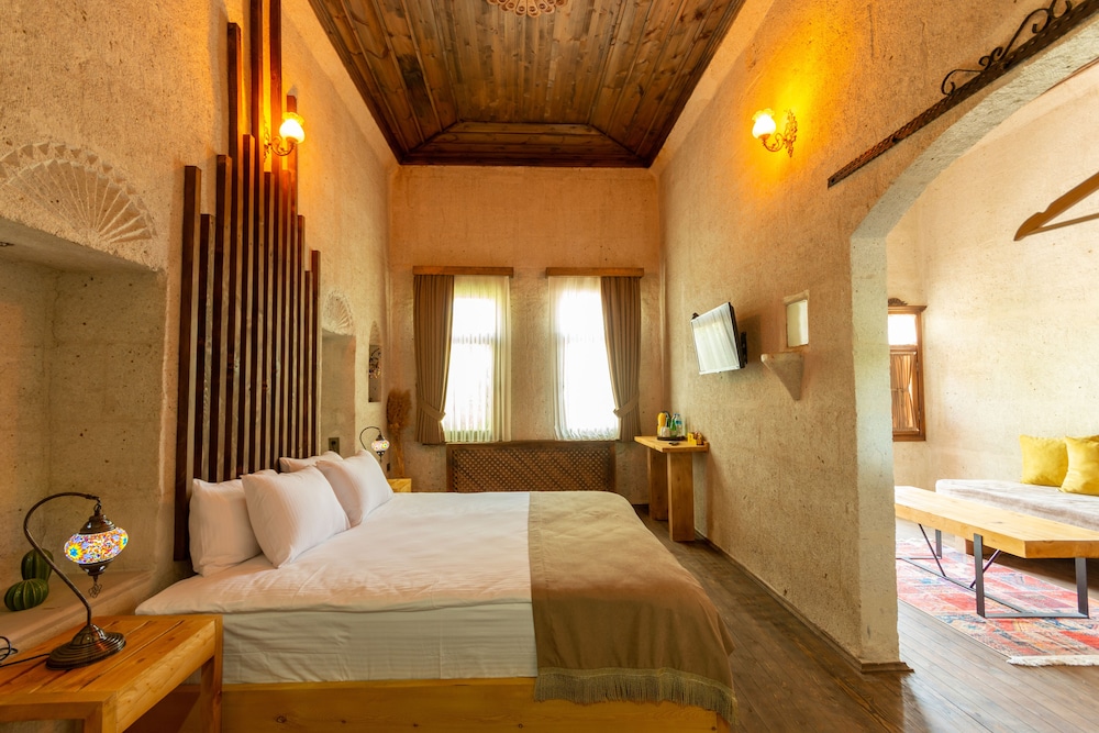 DEFNE KING SUITE