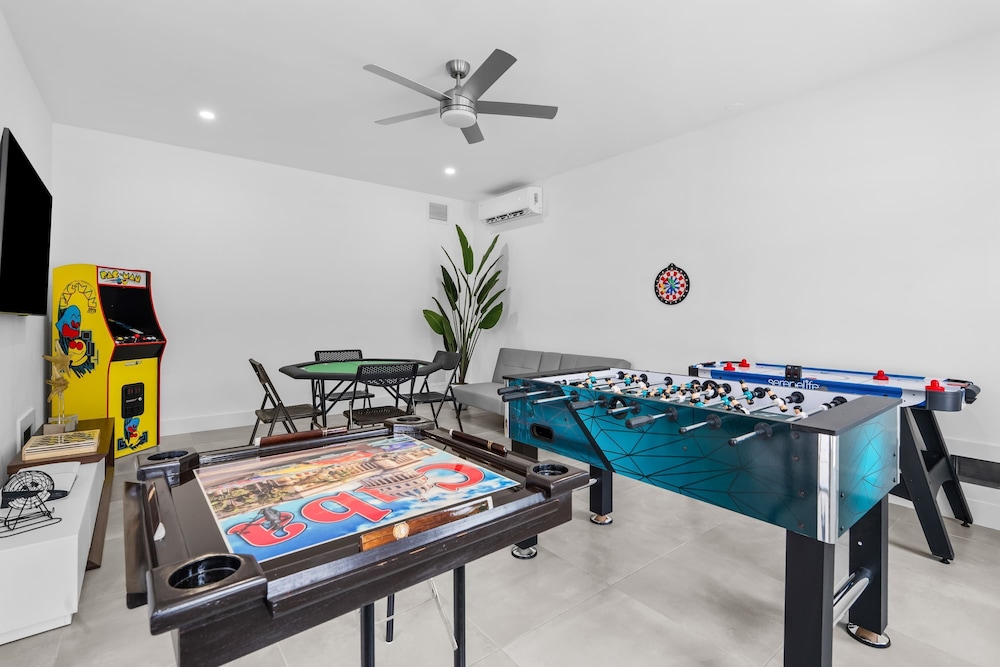 Saltwater Social Game Room Pool Dock Views, Billede 11