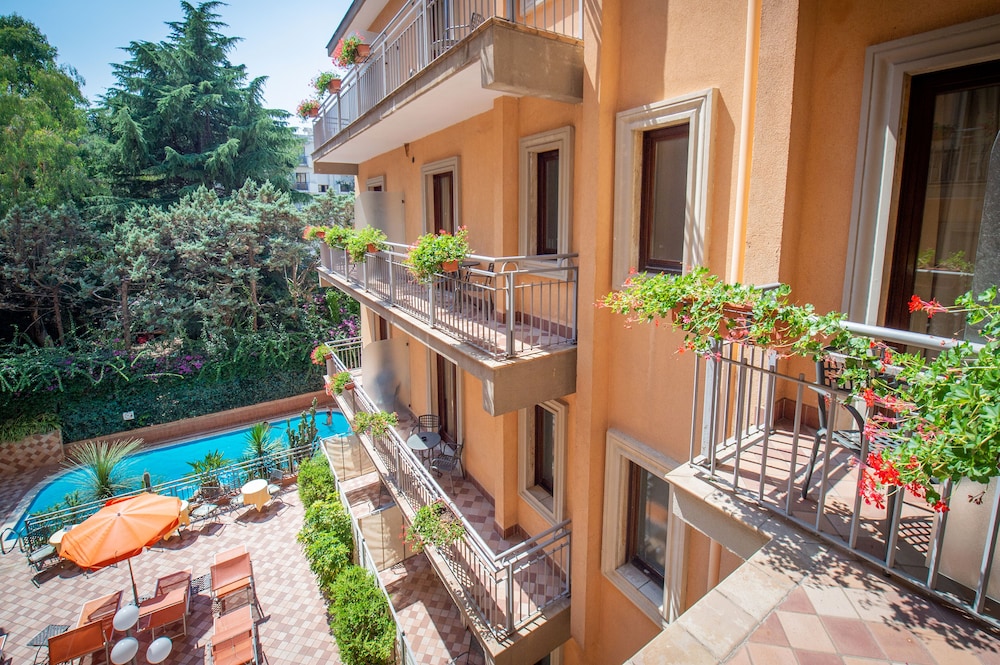 Classic Double or Twin Room, Balcony, Pool View