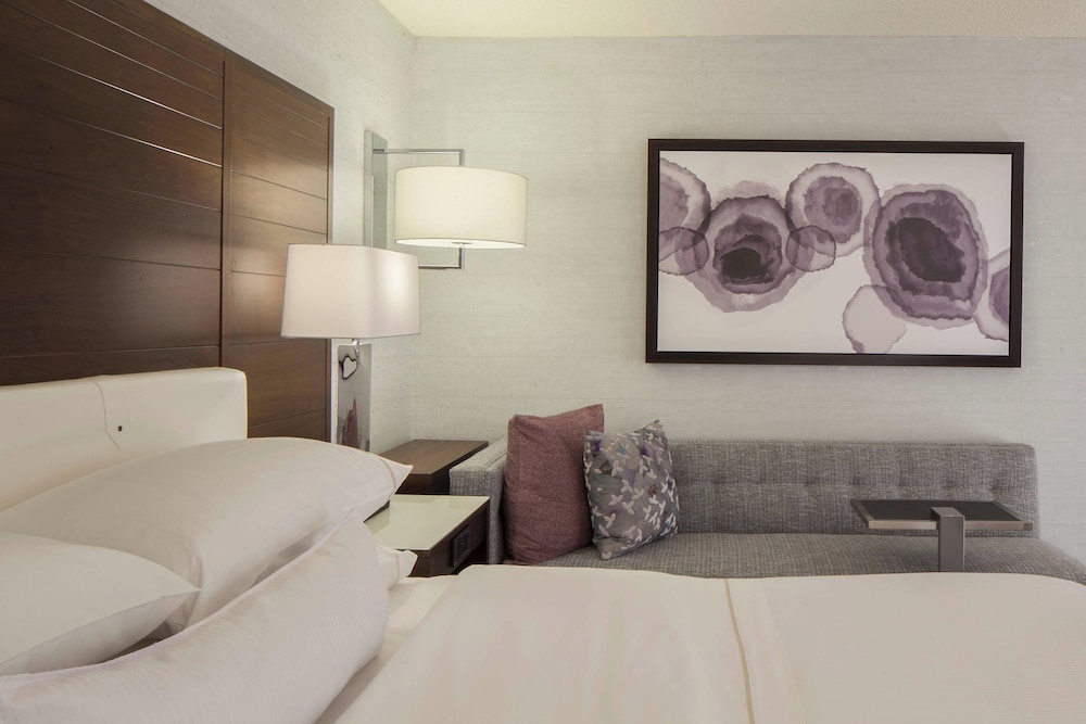 Room, 1 King Bed (SW-M) - Photo 4