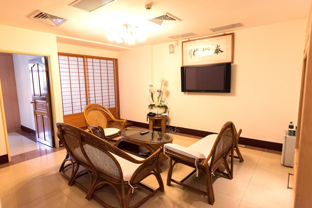 Deluxe Penthouse, 3 Bedrooms, Lake View, Tower