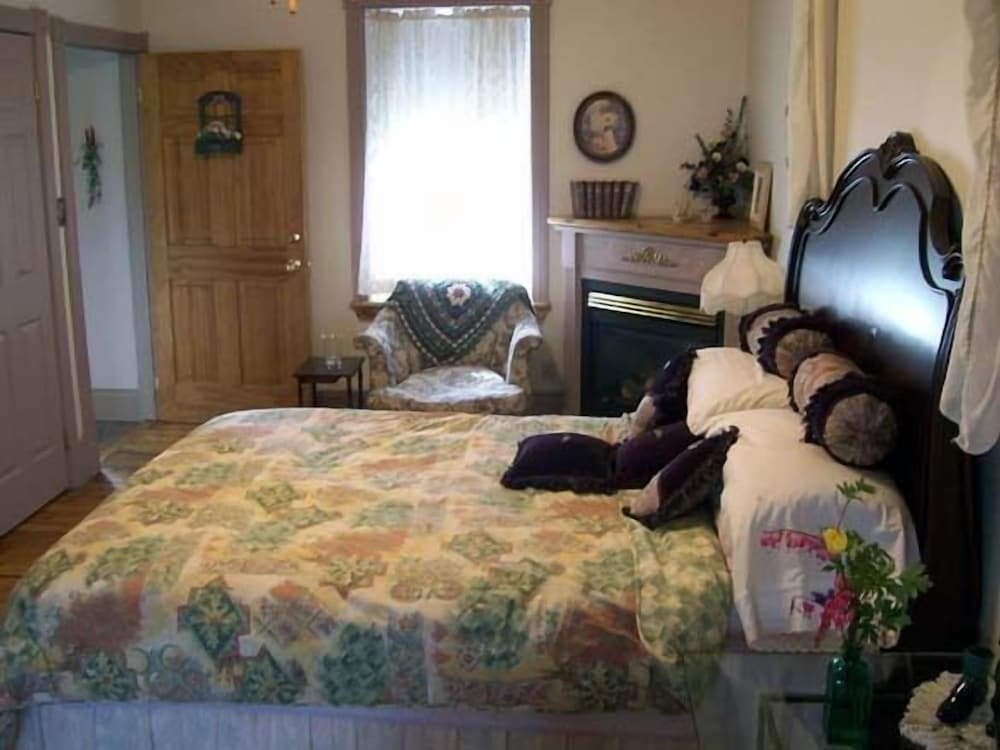 JD Cromb Suite photo 2