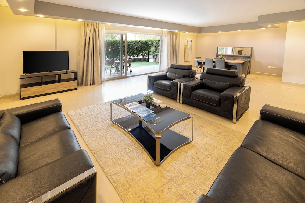 Deluxe Apartment, 3 Bedrooms, Pool View