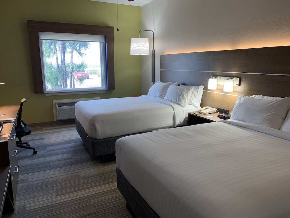 Standard Room, 2 Queen Beds, Accessible (Mobility) - Photo 6