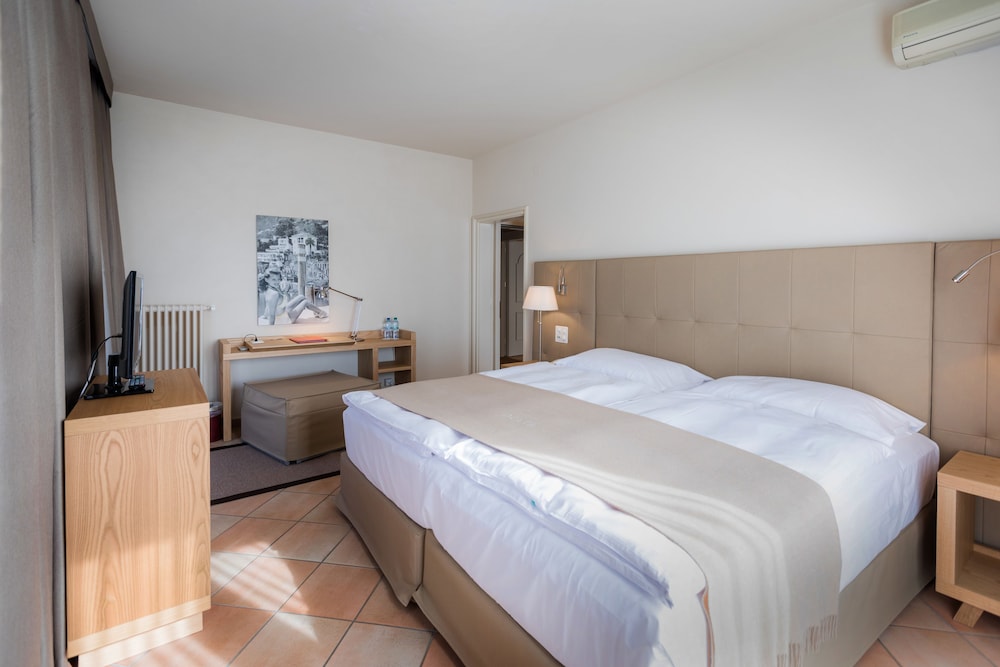 Classic Room (2 People) photo 3