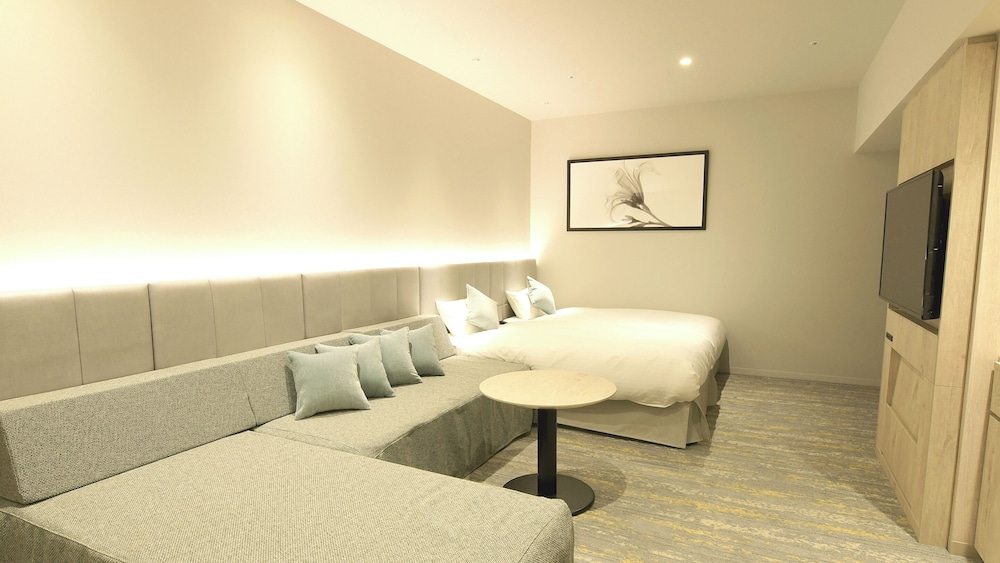 Quintuple (5 Beds) Room - Non-Smoking photo 3