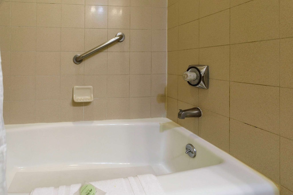 Deluxe Room, 2 Queen Beds, Non Smoking photo 2