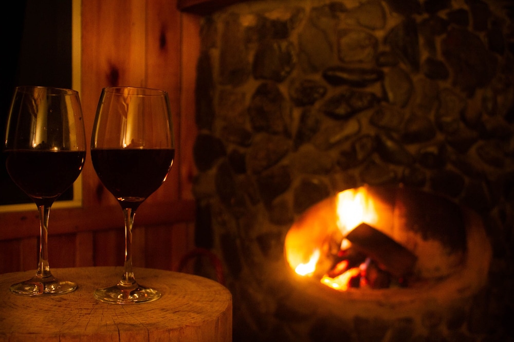 Romantic Cabin, 1 Bedroom, Mountain View photo 3