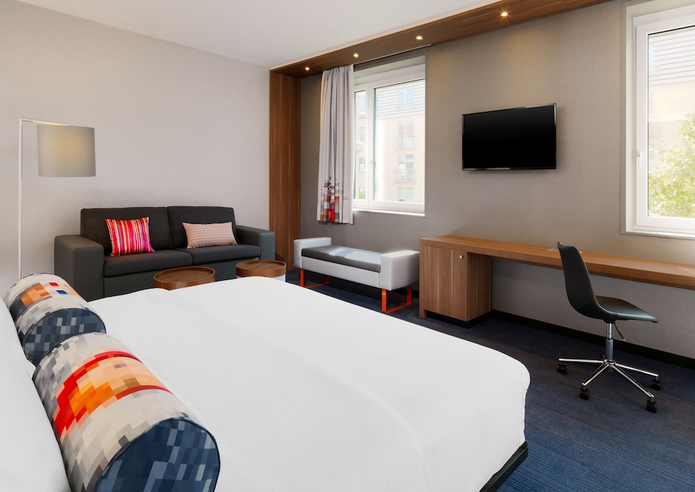 Junior Suite, 1 King Bed with Sofa bed