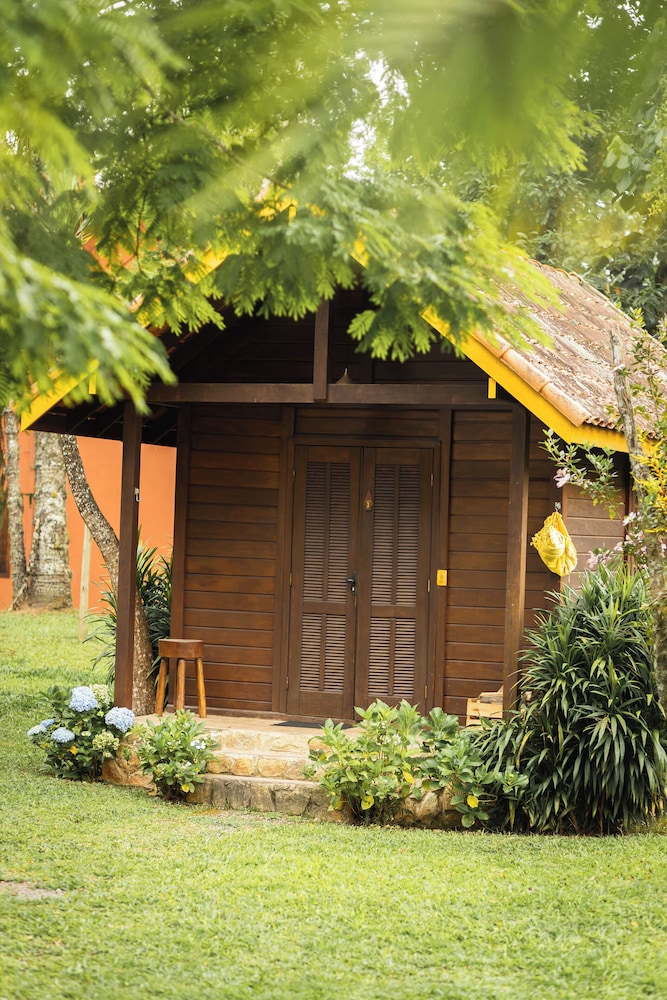 Standard Chalet, 1 Queen Bed, Pets Allowed, Garden View photo 2