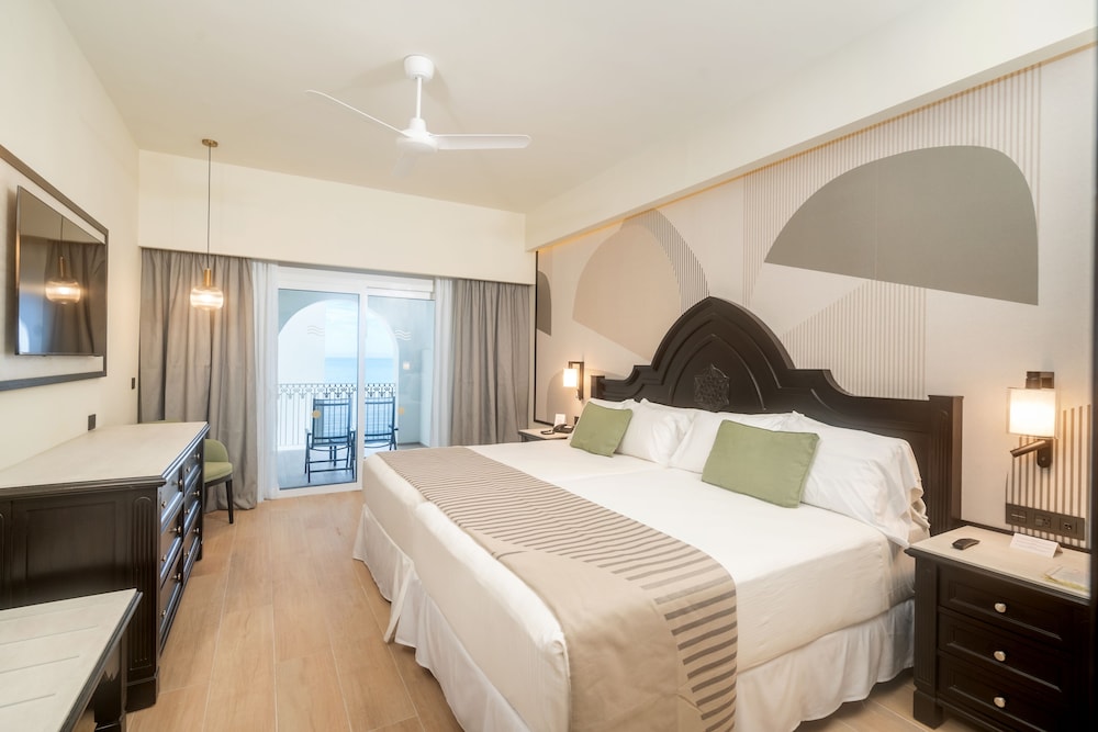 Family Suite, 2 Bedrooms, Partial Ocean View (B2C-US)