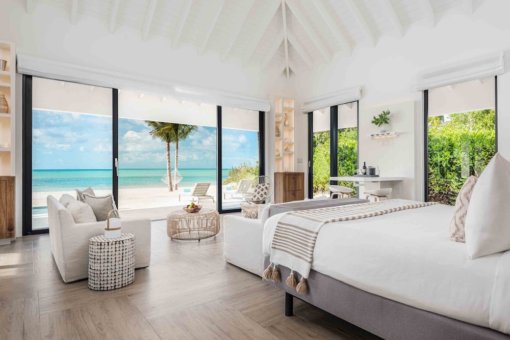 Luxury Bungalow, Private Pool, Beachfront