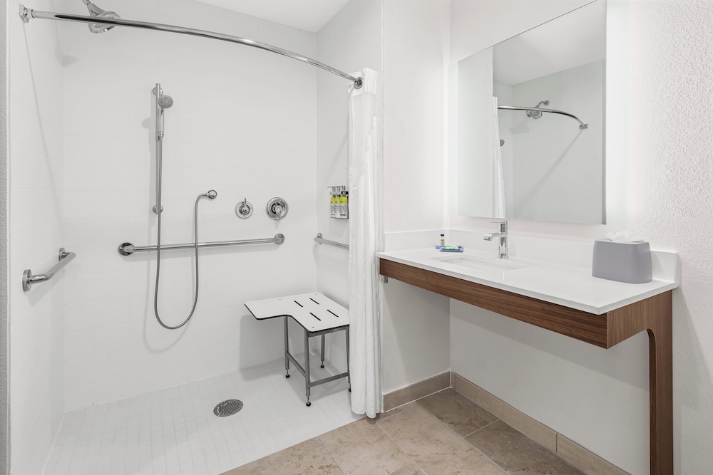 Standard Room, 2 Queen Beds, Mobility Accessible - Photo 1