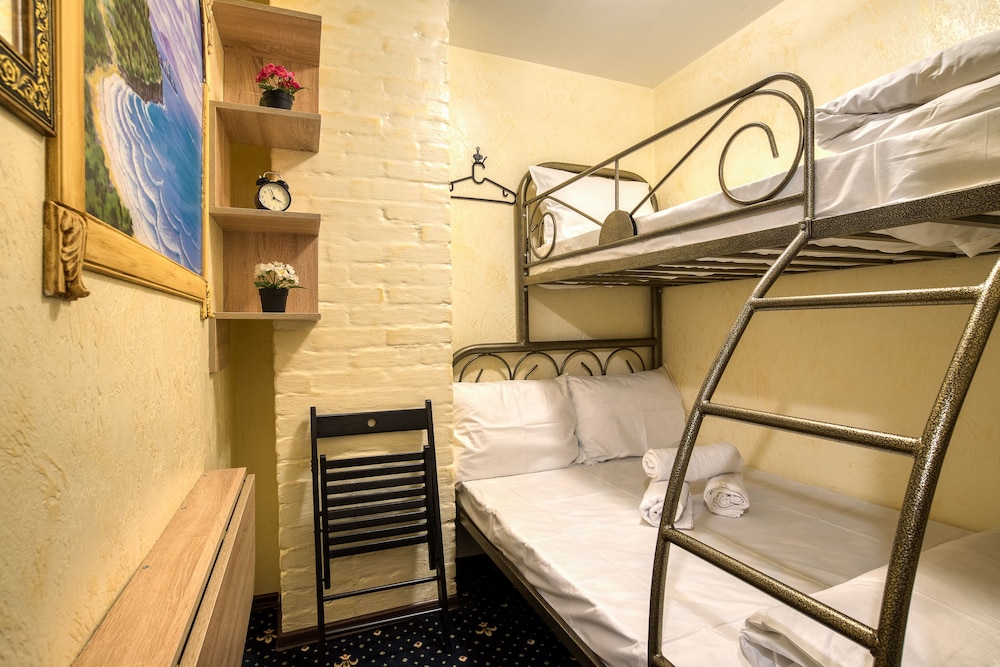 Economy Triple Room