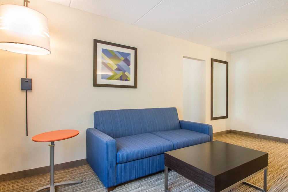 Suite, Multiple Beds (High Floor) photo 1