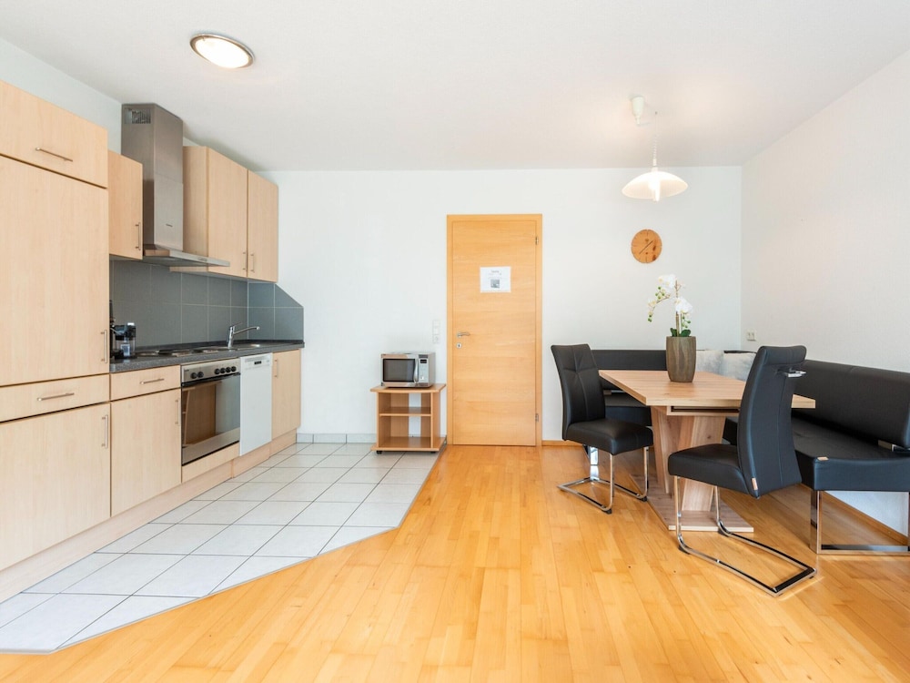 Apartment photo 2