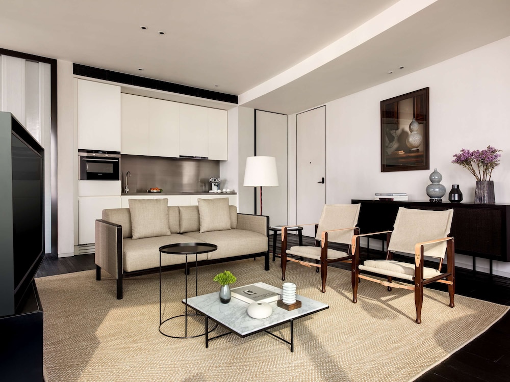 Apartment photo 2