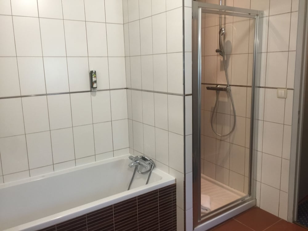 Quadruple Room - Photo 6