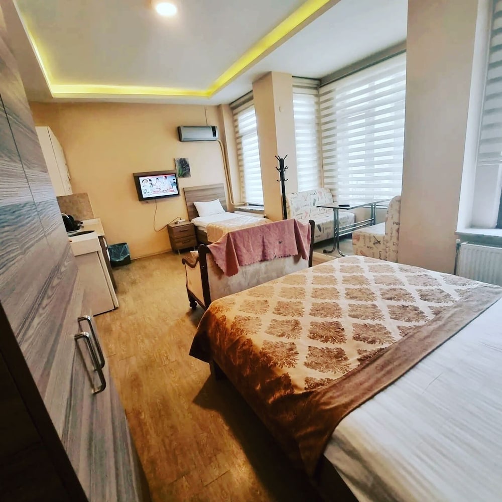 Comfort Studio, 1 Bedroom, Smoking, City View photo 2