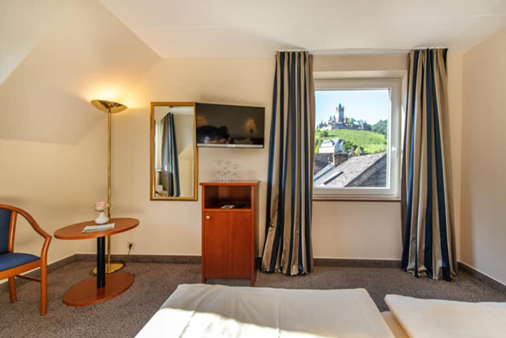 Room, River View photo 2