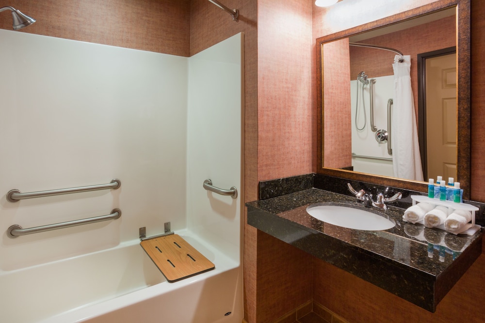 Standard Room, 2 Queen Beds, Accessible Bathtub (Communications) - Photo 1