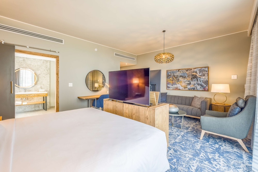 Junior Suite thumbnail 6