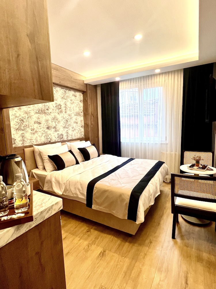 Deluxe Double Room photo 2