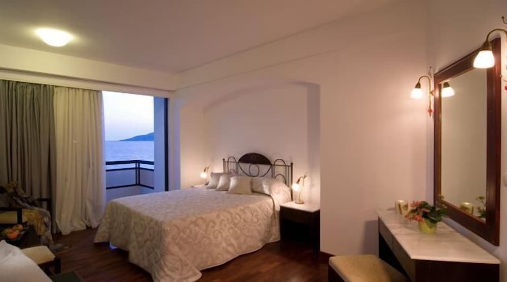 Suite, Sea View