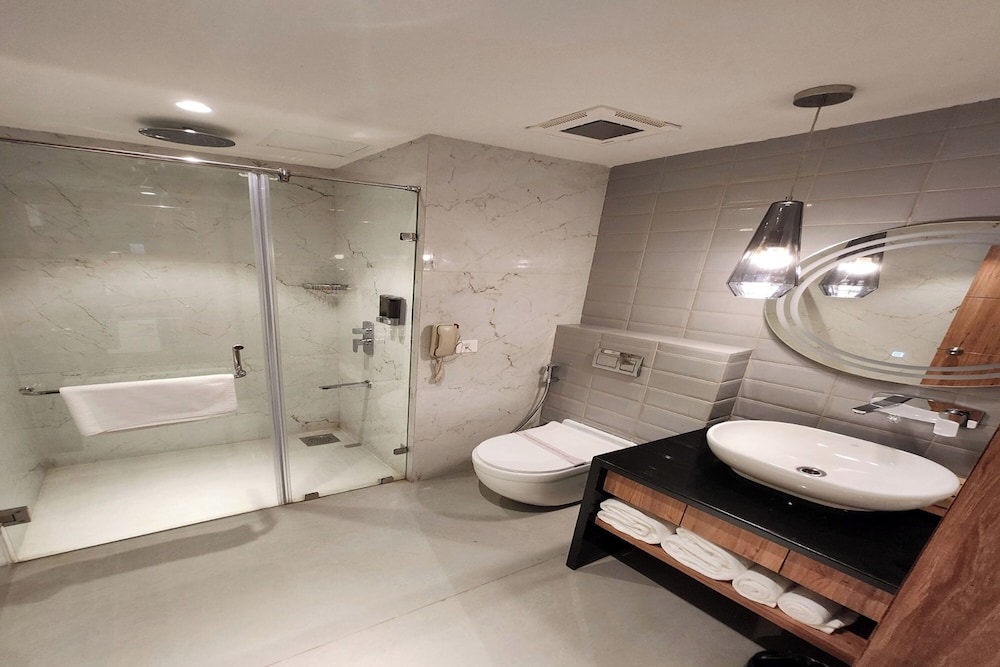 Super Deluxe Room - Photo 4
